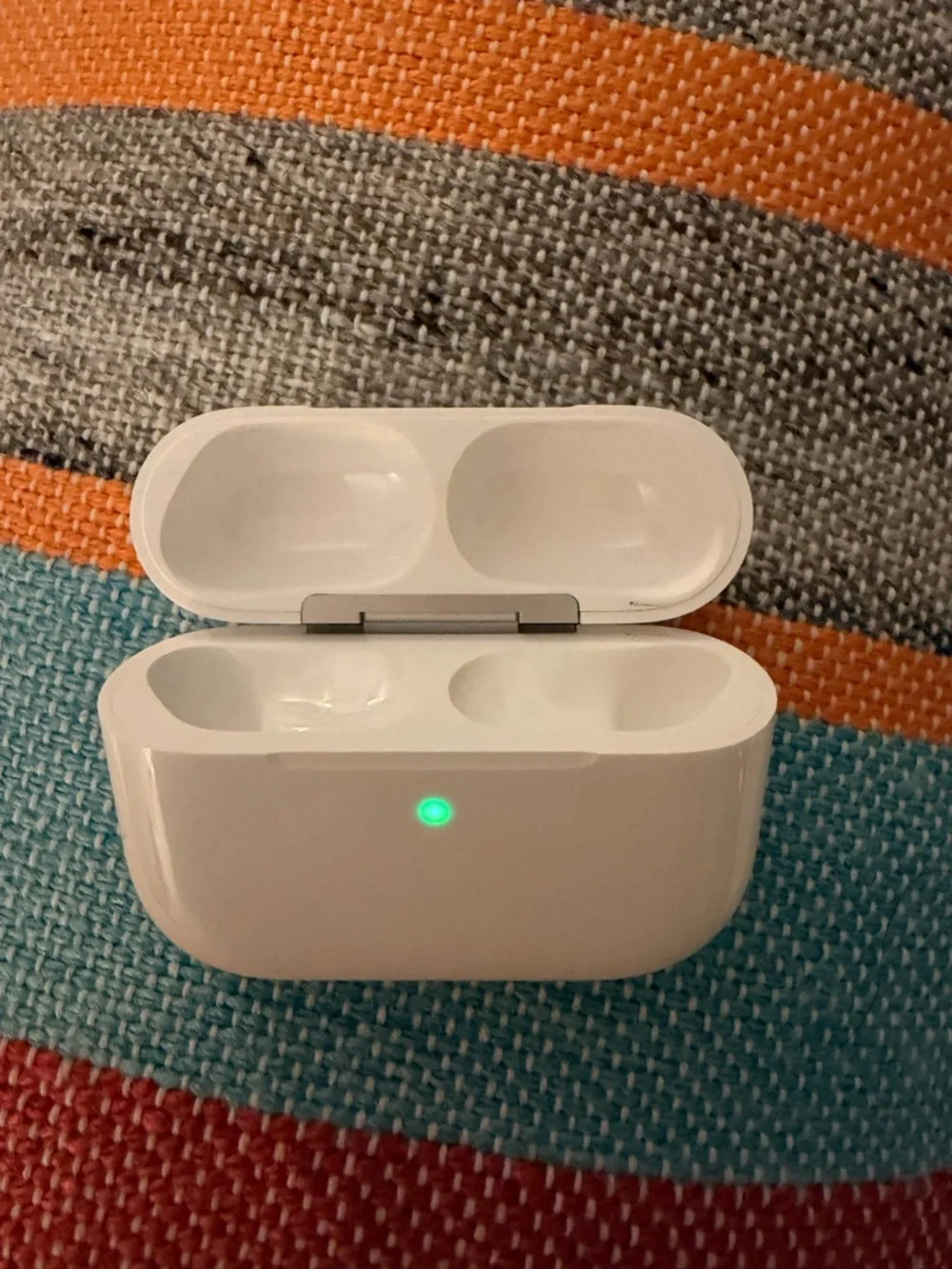 Apple White Wireless Earbuds Charging Case - (case only)